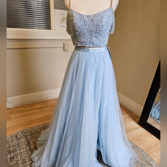 Size 10 "light blue" lace & tulletwo piece prom/evening gown by Sherri Hill NWT - Picture 1 of 12
